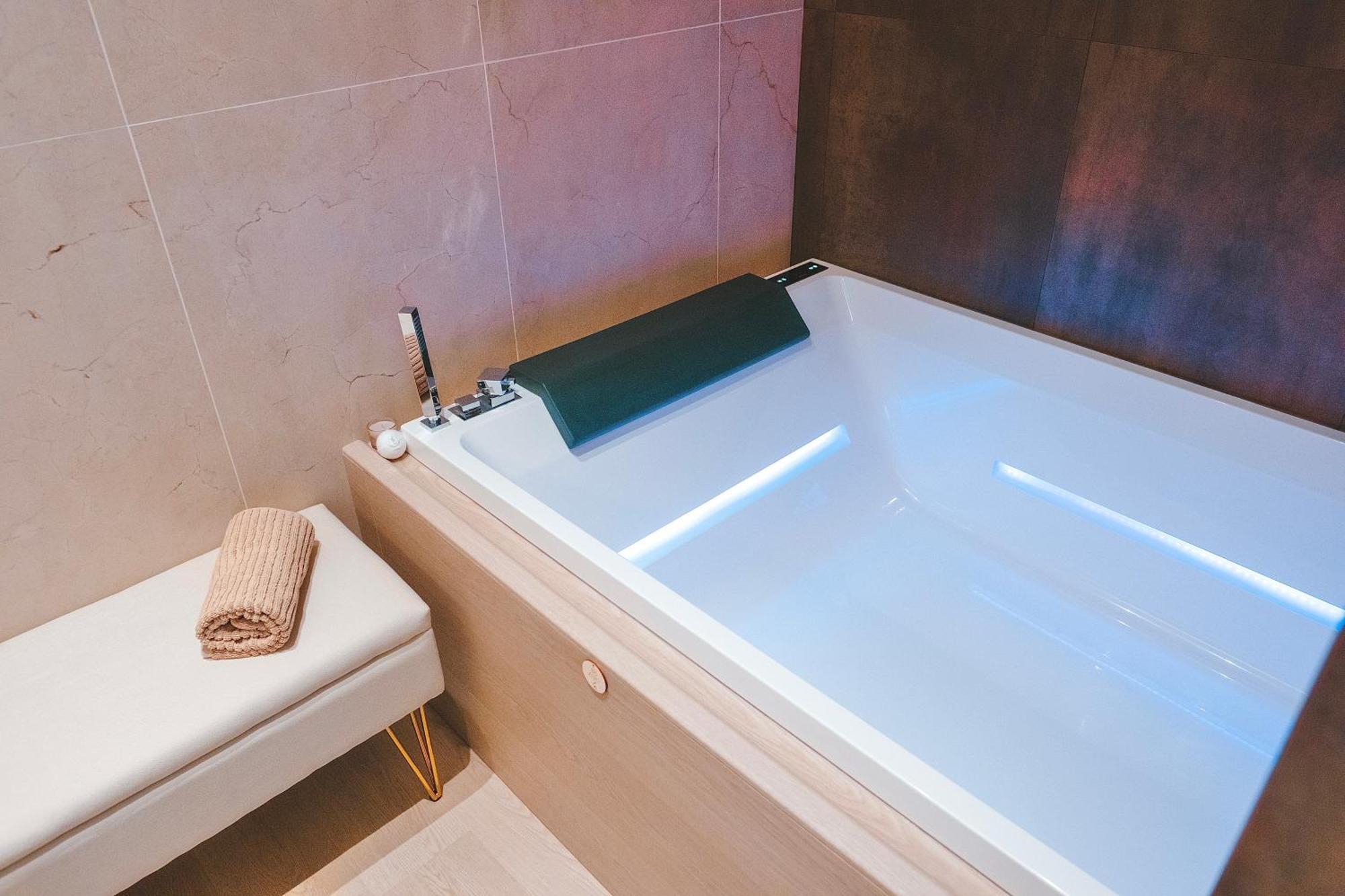 18Zero2 Luxury Rooms Bari Zewnętrze zdjęcie